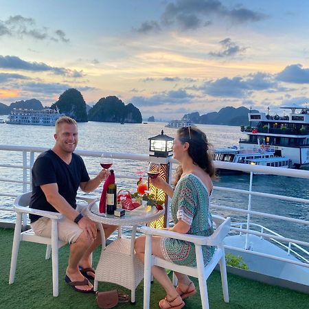 Halong Sapphire Cruises Hotel Ха Лонг Екстериор снимка