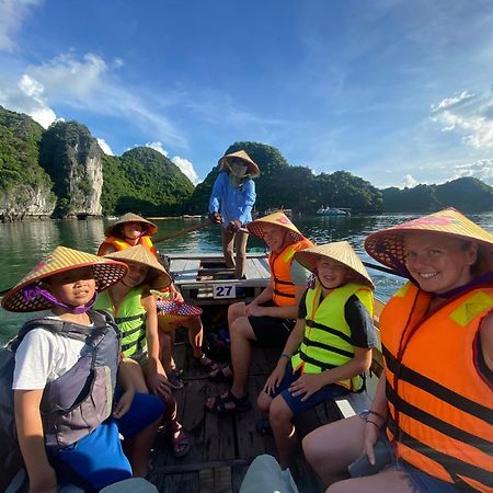 Halong Sapphire Cruises Hotel Ха Лонг Екстериор снимка