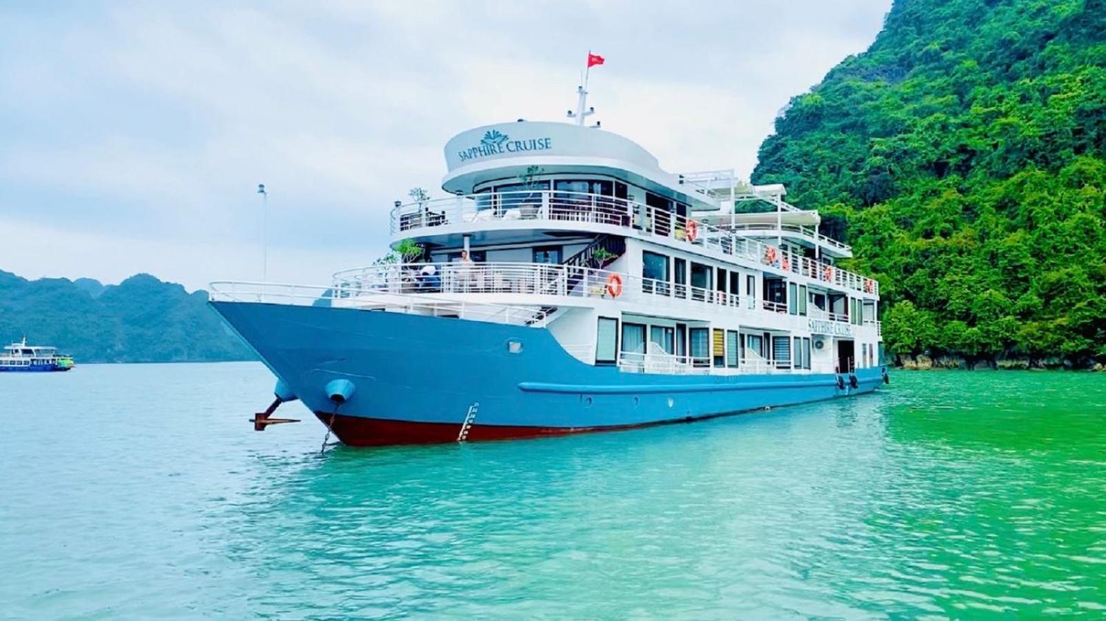 Halong Sapphire Cruises Hotel Ха Лонг Екстериор снимка