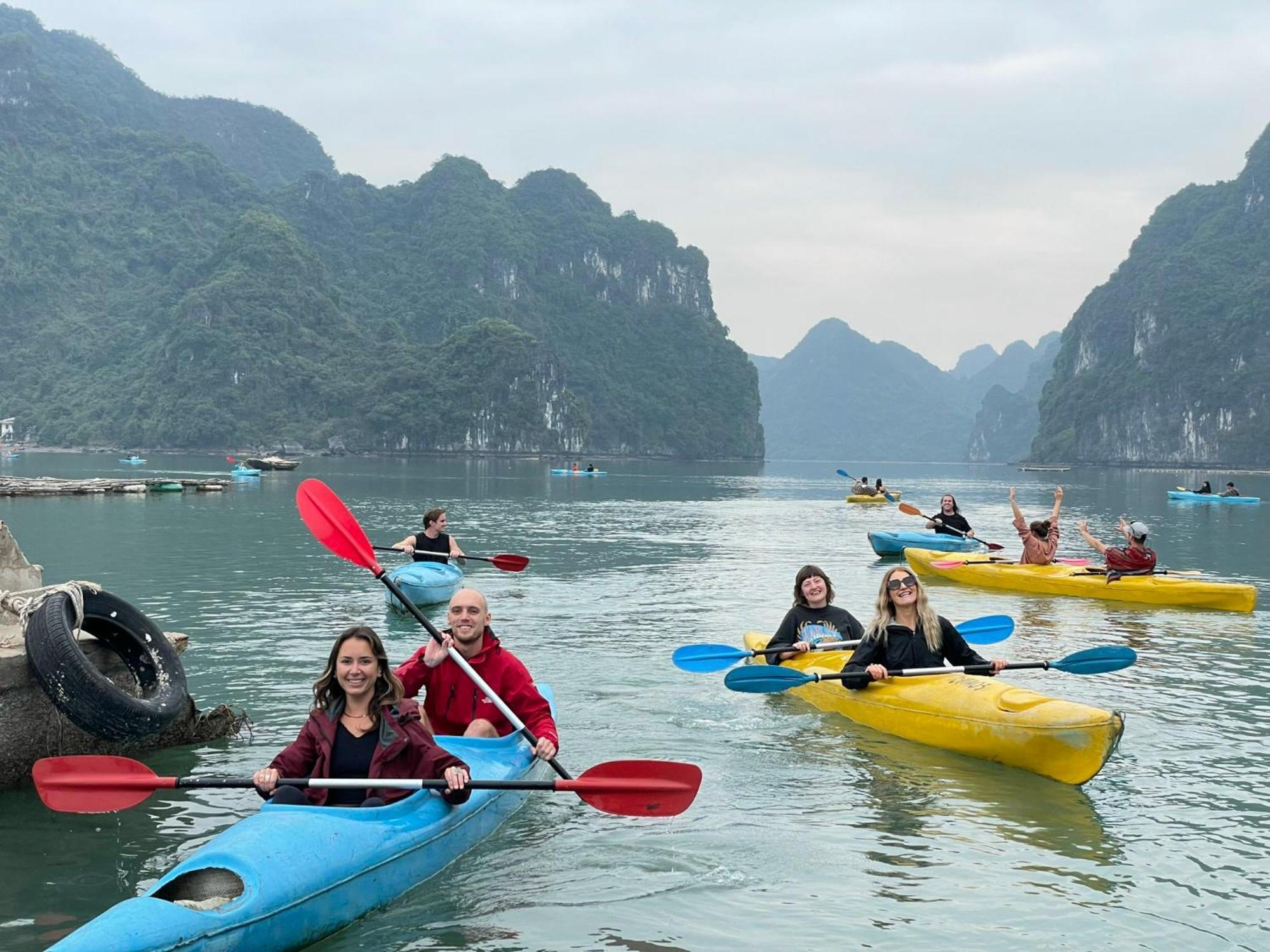 Halong Sapphire Cruises Hotel Ха Лонг Екстериор снимка