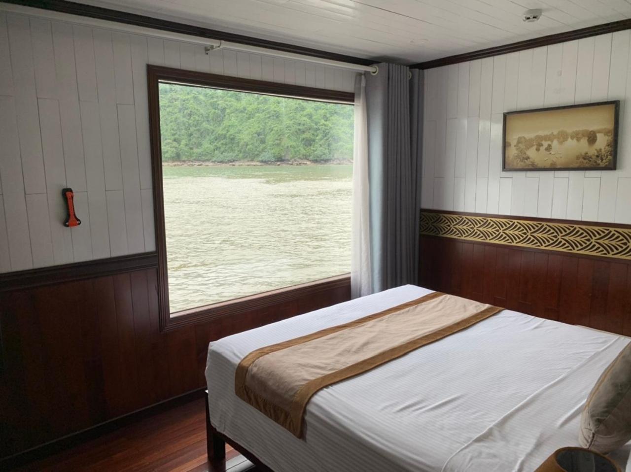 Halong Sapphire Cruises Hotel Ха Лонг Екстериор снимка