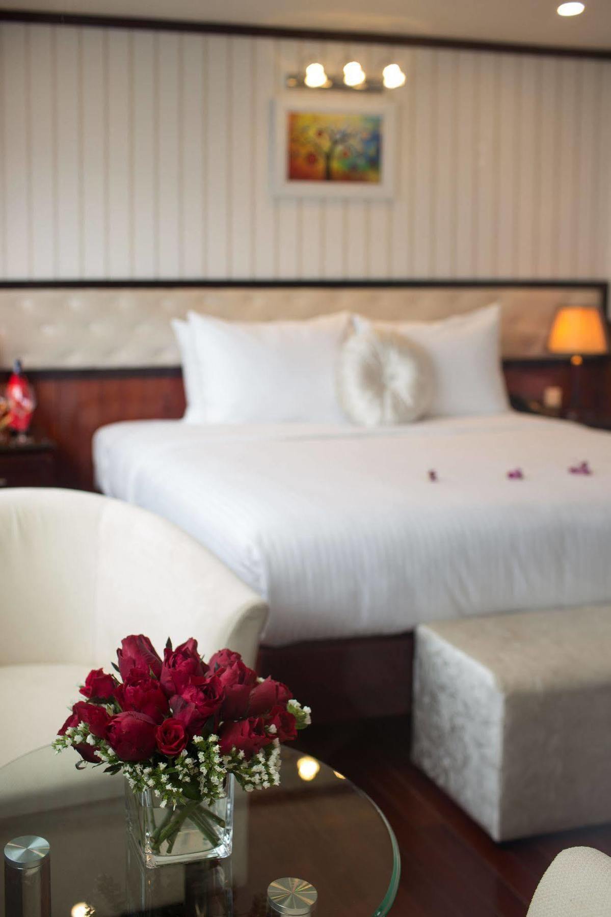 Halong Sapphire Cruises Hotel Ха Лонг Екстериор снимка