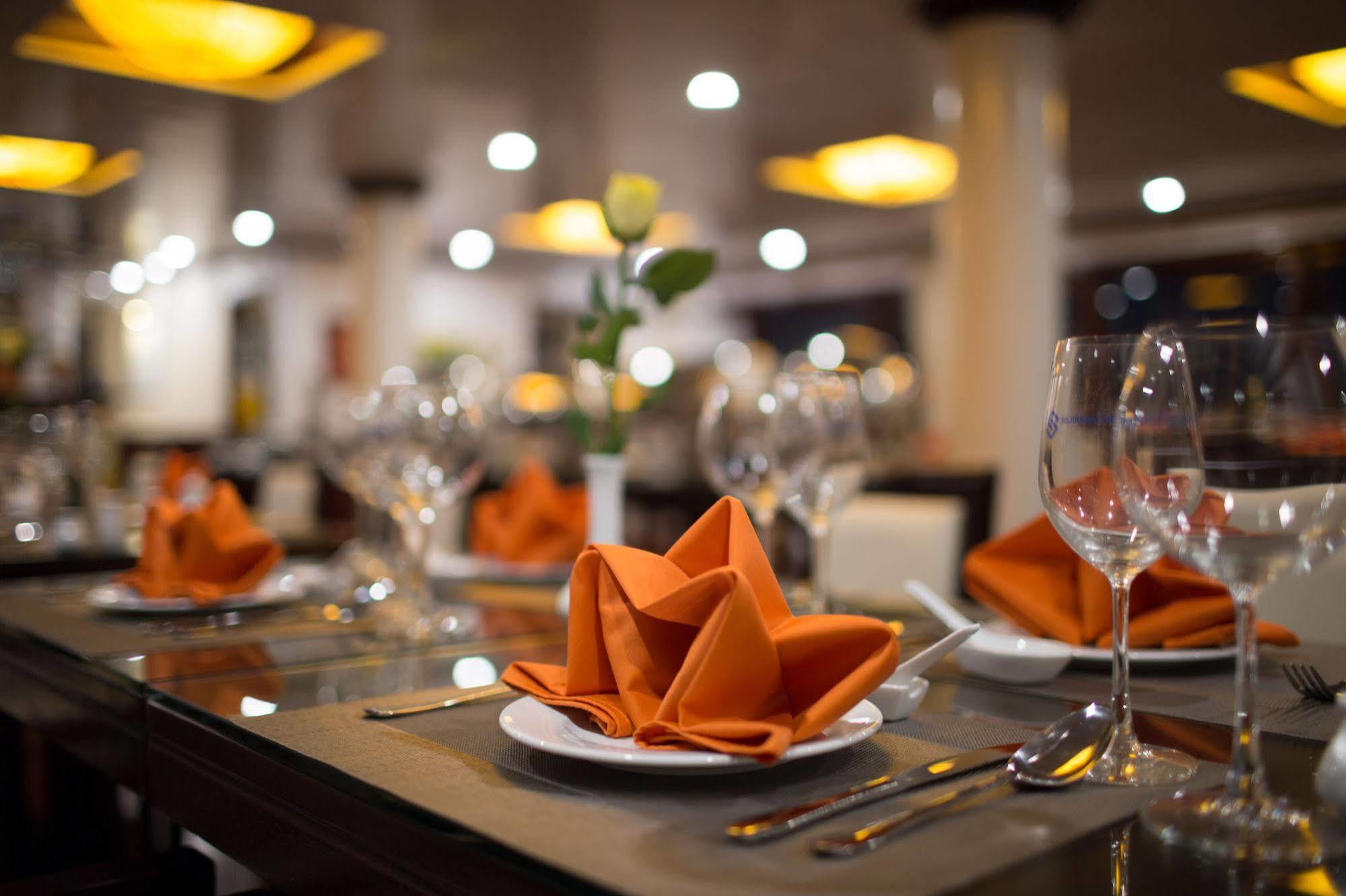 Halong Sapphire Cruises Hotel Ха Лонг Екстериор снимка