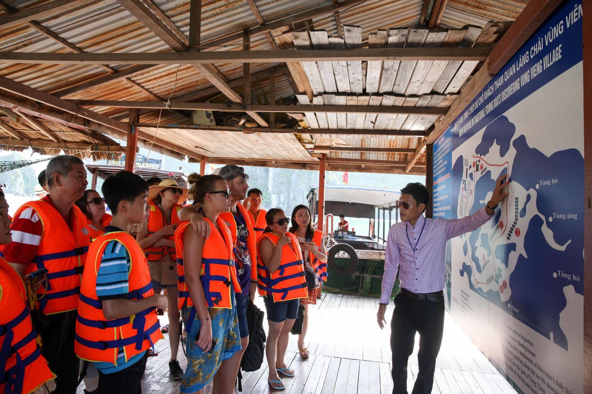 Halong Sapphire Cruises Hotel Ха Лонг Екстериор снимка
