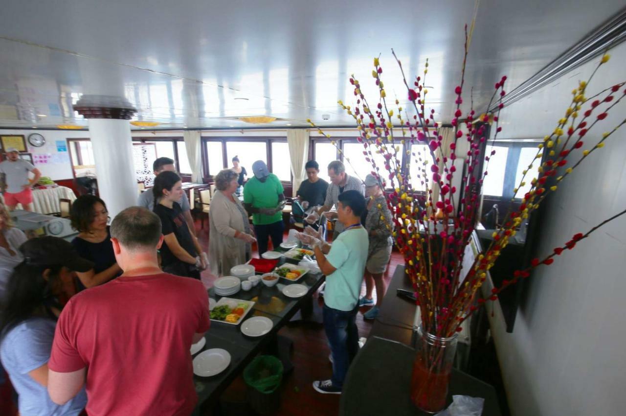 Halong Sapphire Cruises Hotel Ха Лонг Екстериор снимка