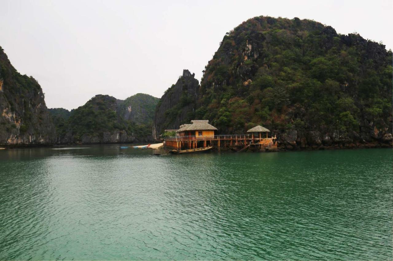 Halong Sapphire Cruises Hotel Ха Лонг Екстериор снимка